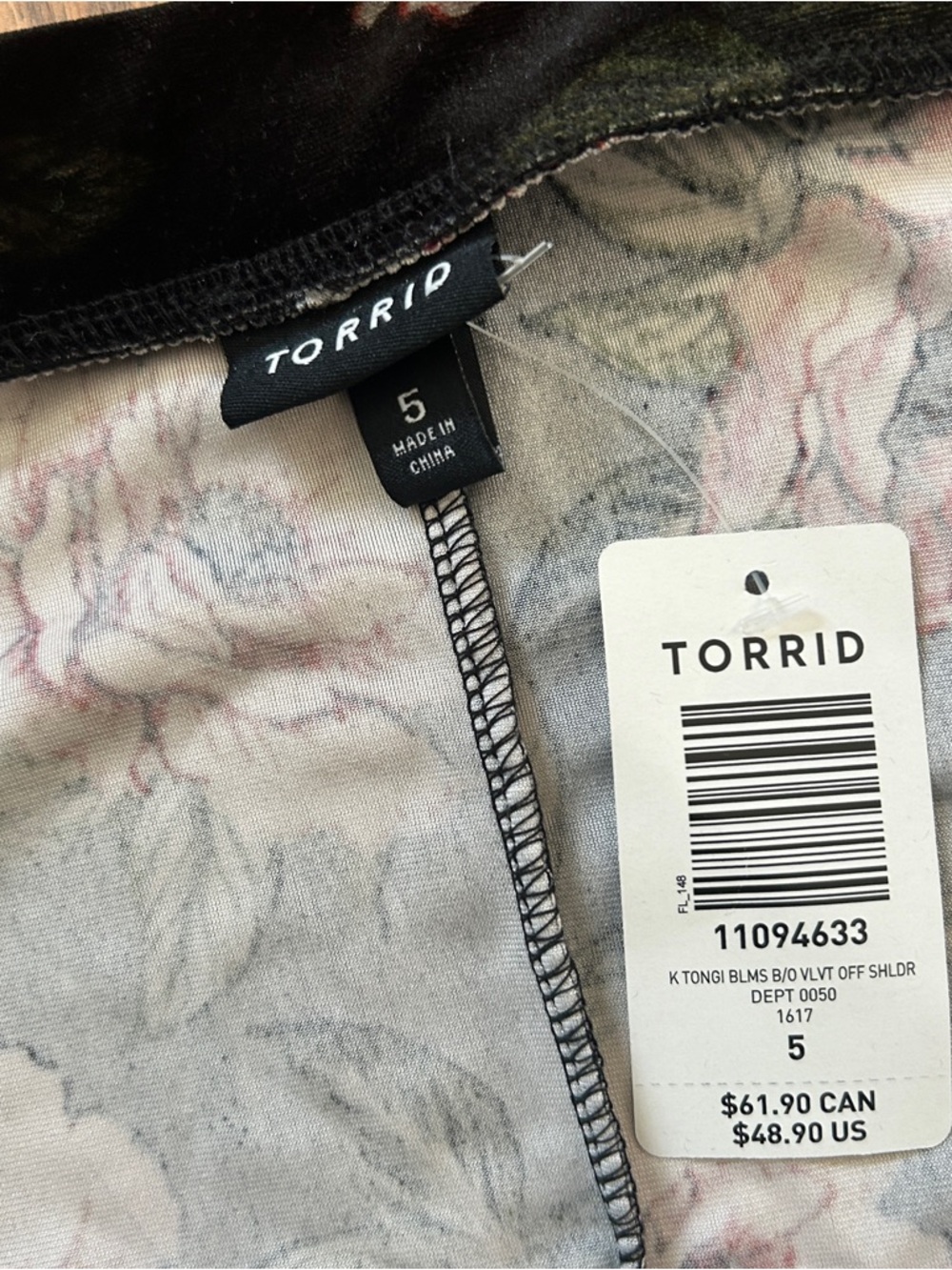 Torrid floral velvet off shoulder blouse - Picture 2 of 4